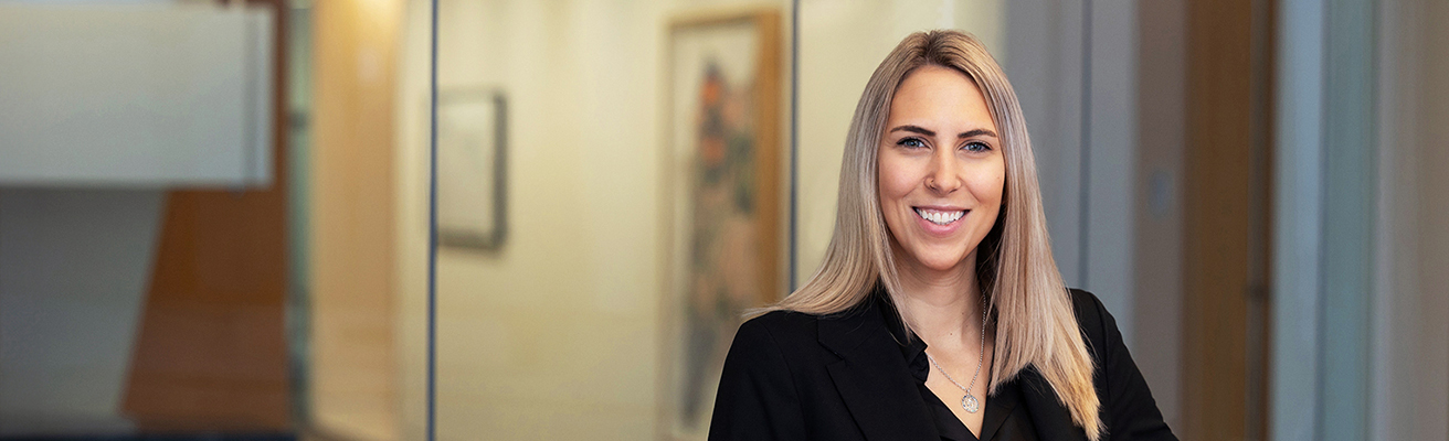 Lauren E. Vineyard