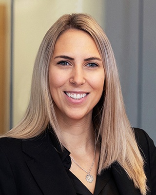 Lauren E. Vineyard