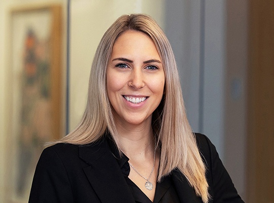 Lauren E. Vineyard